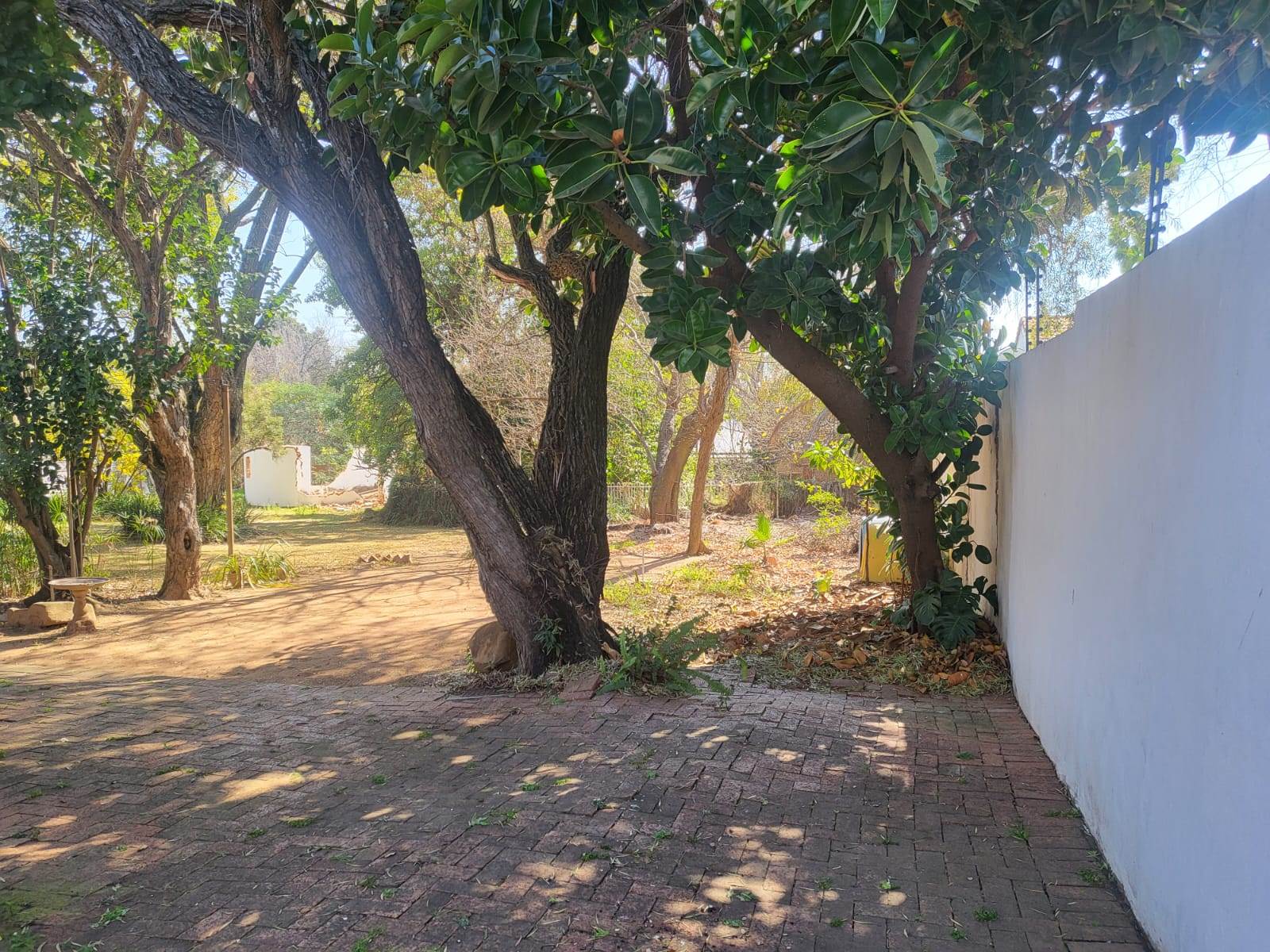 1100 m² Land available in Waterkloof photo number 6