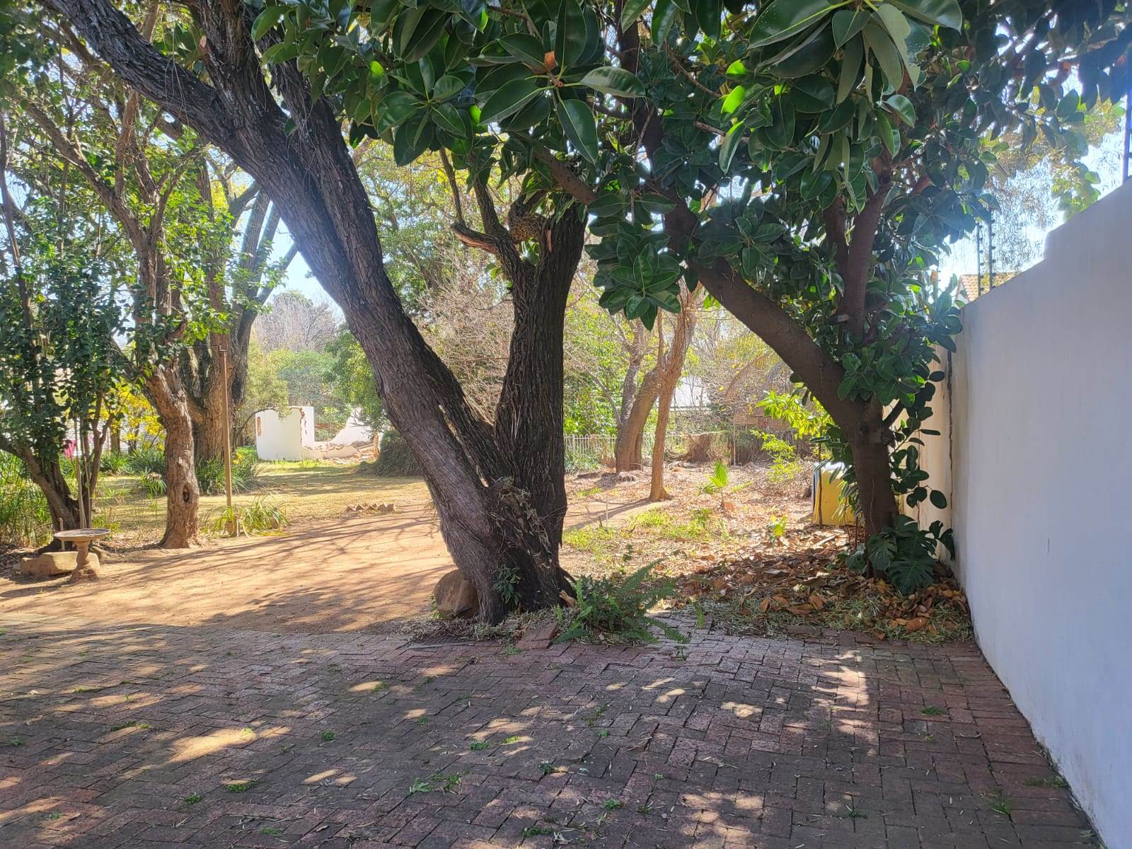 1100 m² Land available in Waterkloof photo number 1
