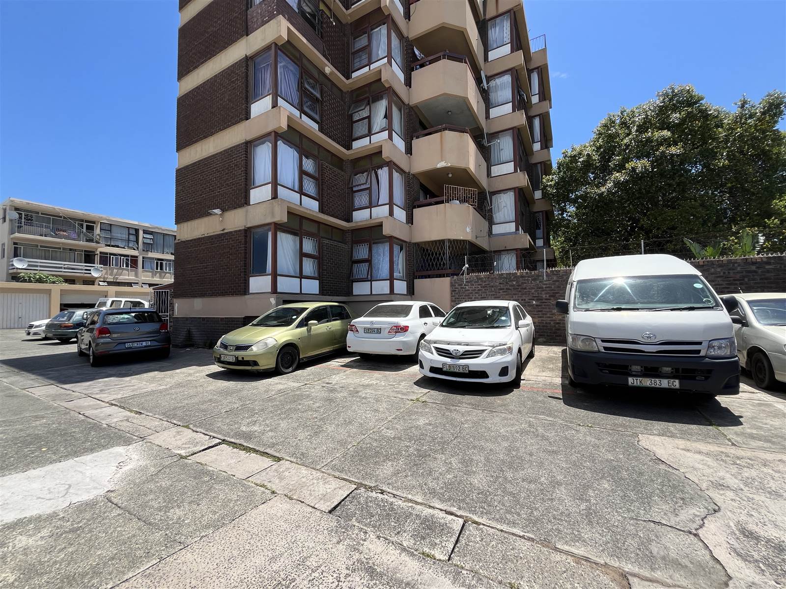 1700  m² Commercial space in Southernwood photo number 1