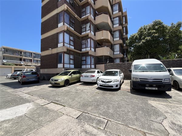 1700  m² Commercial space in Southernwood