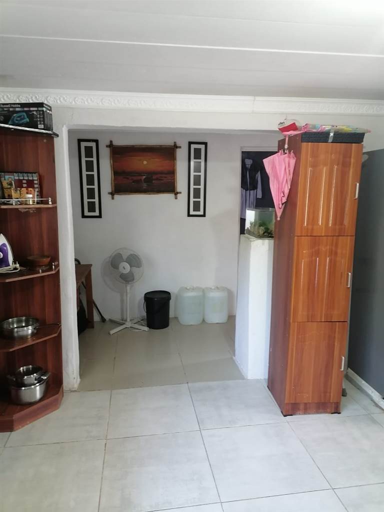 2 Bed House in Kwandengezi photo number 4