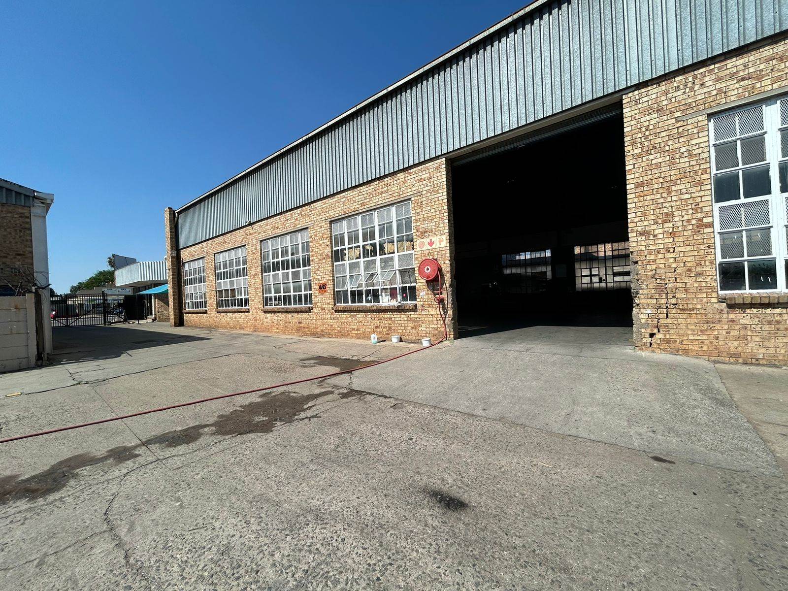 475  m² Industrial space in Rustenburg Central photo number 1