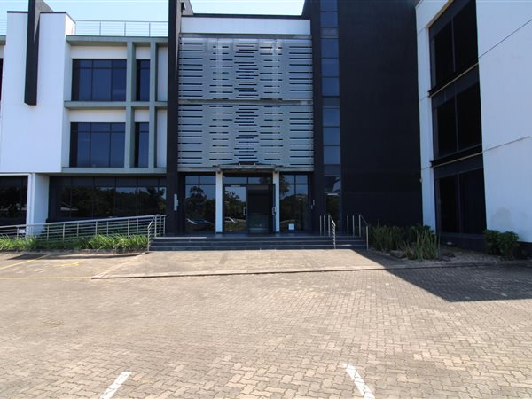 927  m² Commercial space in Riverhorse Valley