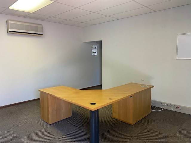 240  m² Office Space in Paarl Central East photo number 4