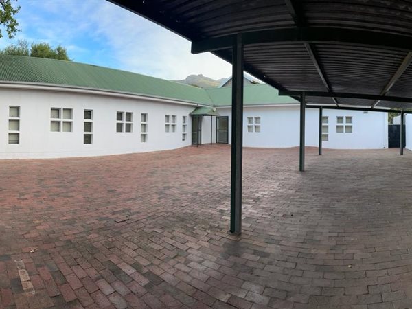 240  m² Office Space in Paarl Central East