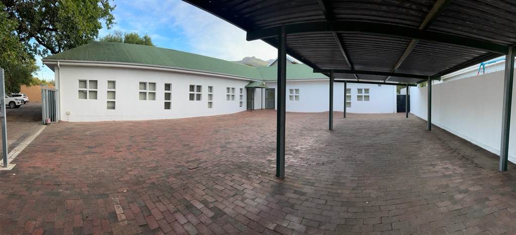 240  m² Office Space in Paarl Central East photo number 1