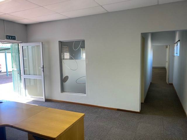 240  m² Office Space in Paarl Central East photo number 6