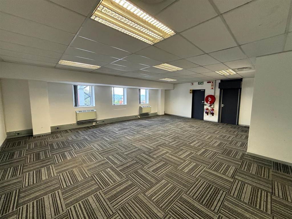 528  m² Commercial space in Rosebank photo number 19
