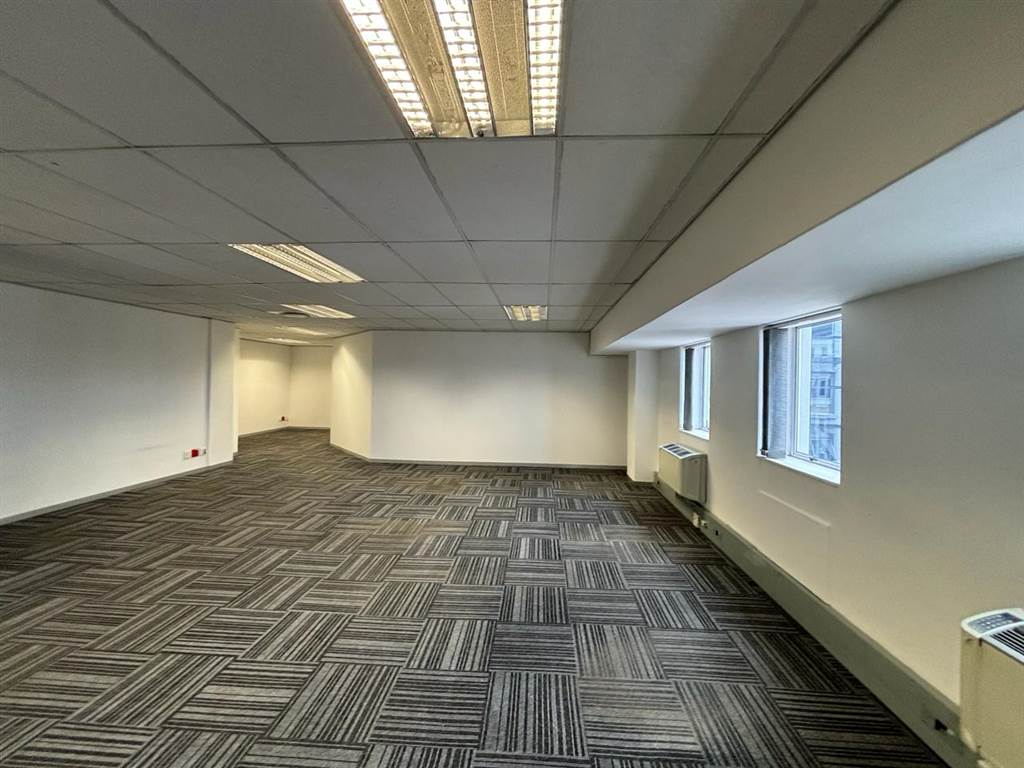 528  m² Commercial space in Rosebank photo number 24