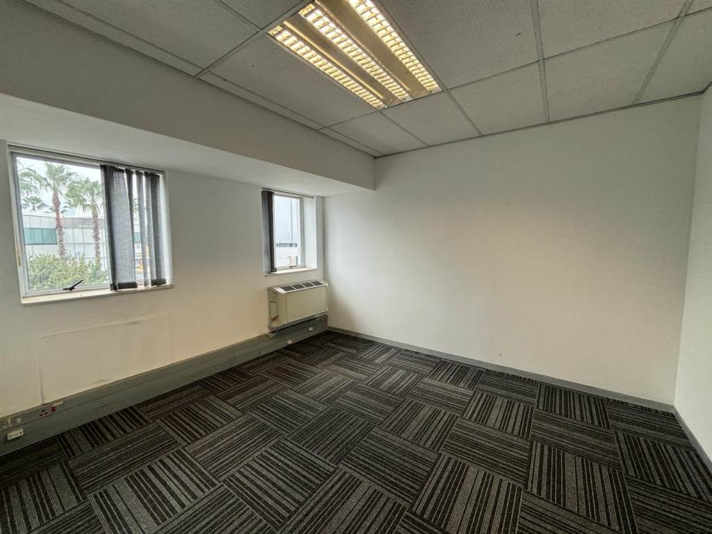 528  m² Commercial space in Rosebank photo number 18