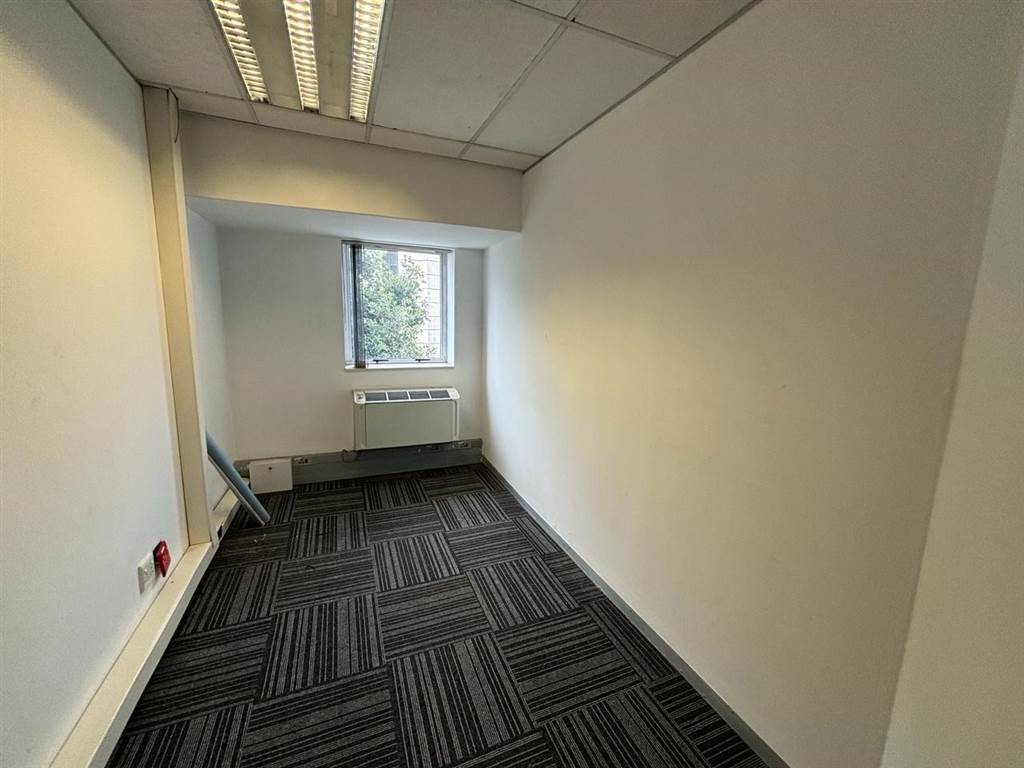 528  m² Commercial space in Rosebank photo number 10