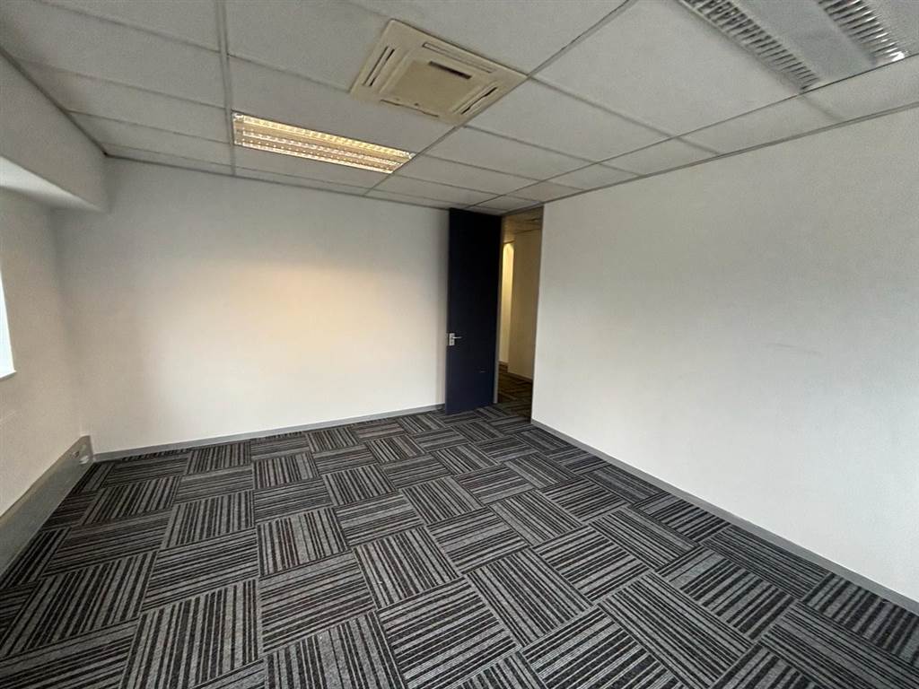 528  m² Commercial space in Rosebank photo number 17
