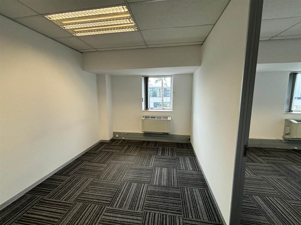 528  m² Commercial space in Rosebank photo number 15