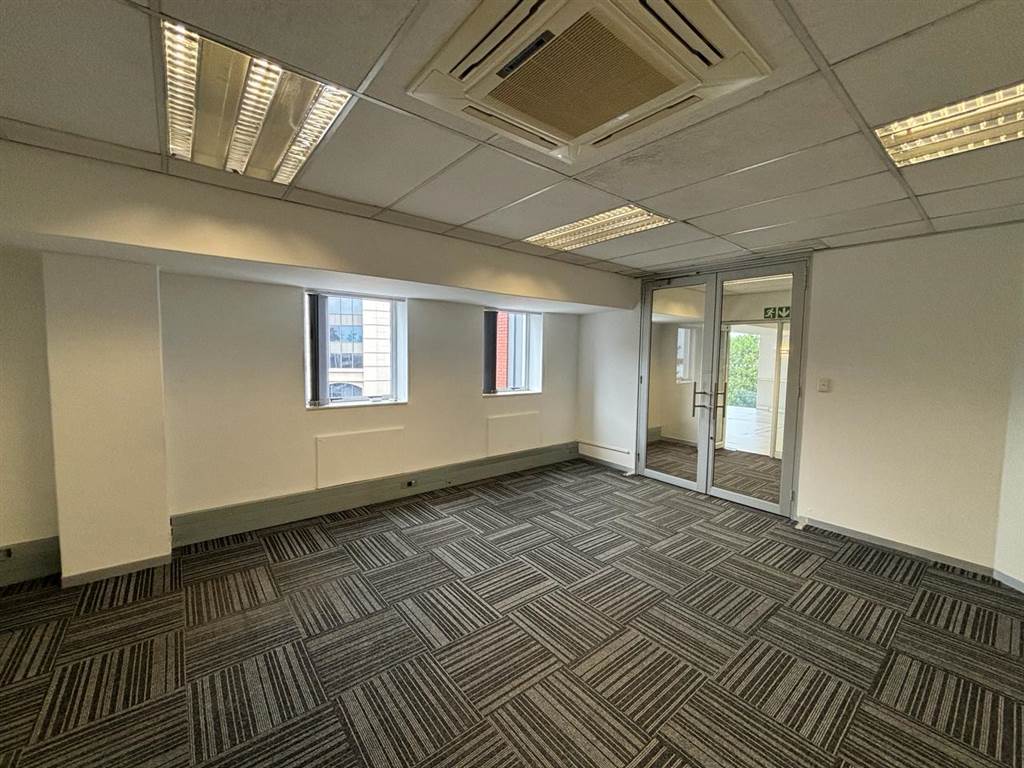 528  m² Commercial space in Rosebank photo number 7