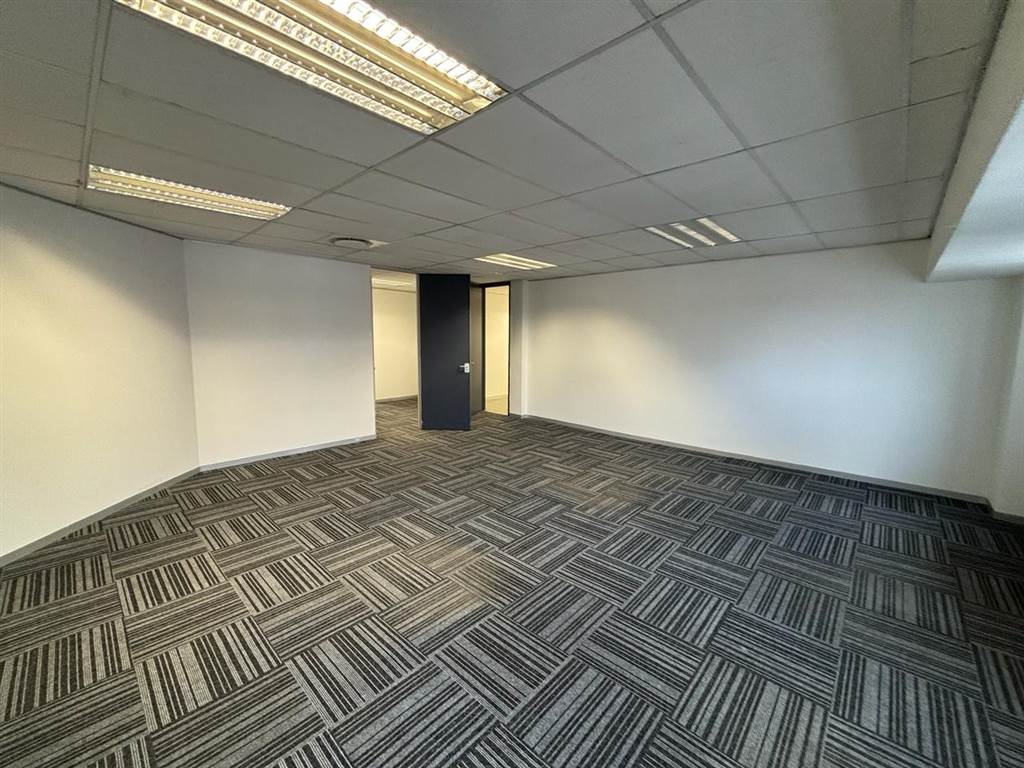 528  m² Commercial space in Rosebank photo number 22