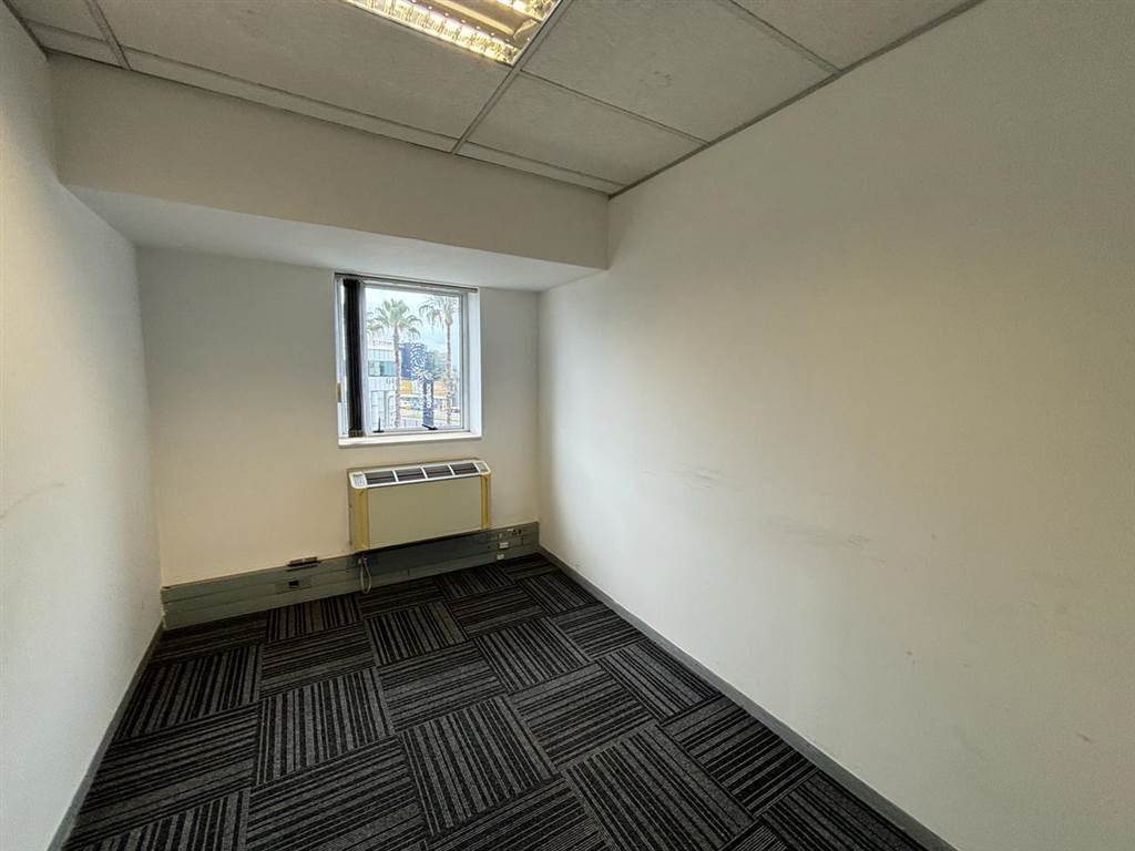 528  m² Commercial space in Rosebank photo number 27