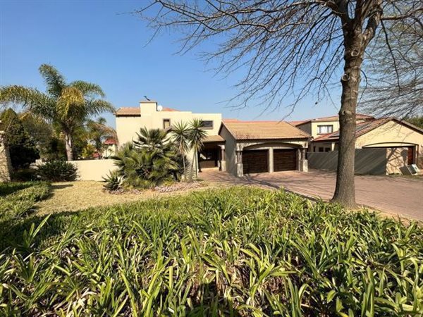 4 Bedroom House 4 Bedroom House