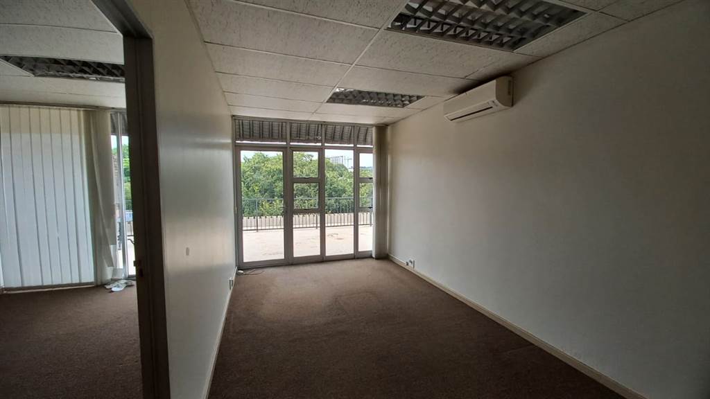 207  m² Commercial space in Lynnwood Glen photo number 4