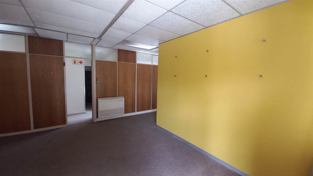 207  m² Commercial space in Lynnwood Glen photo number 17
