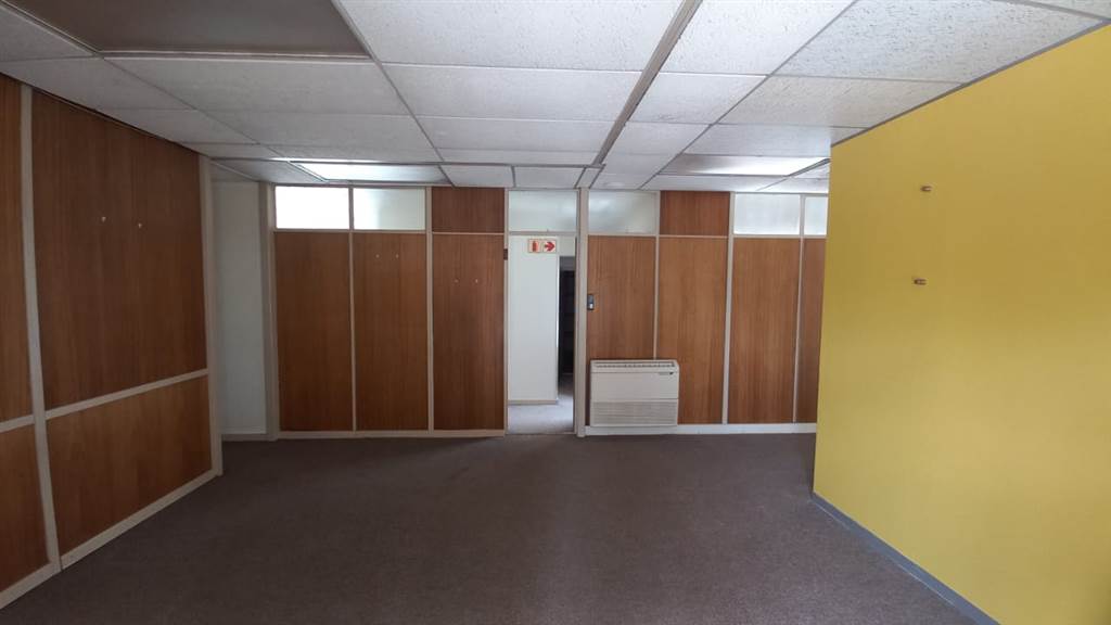 207  m² Commercial space in Lynnwood Glen photo number 18