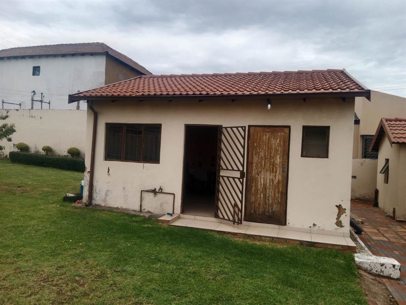 4 Bed House in Meredale photo number 26