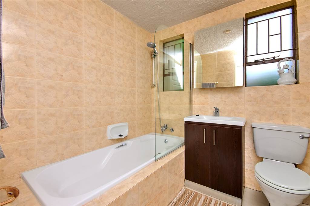 2 Bed Cluster in Randpark Ridge photo number 17