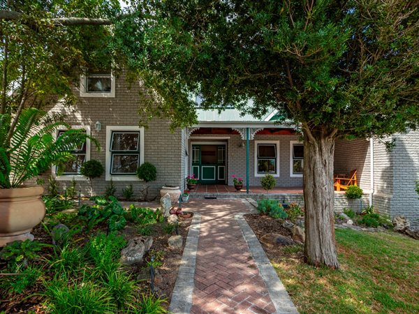 4 Bedroom House 4 Bedroom House