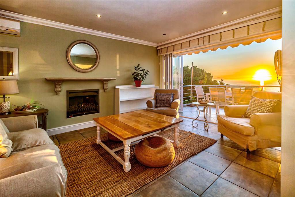 2 Bed House in Gordons Bay Central photo number 8