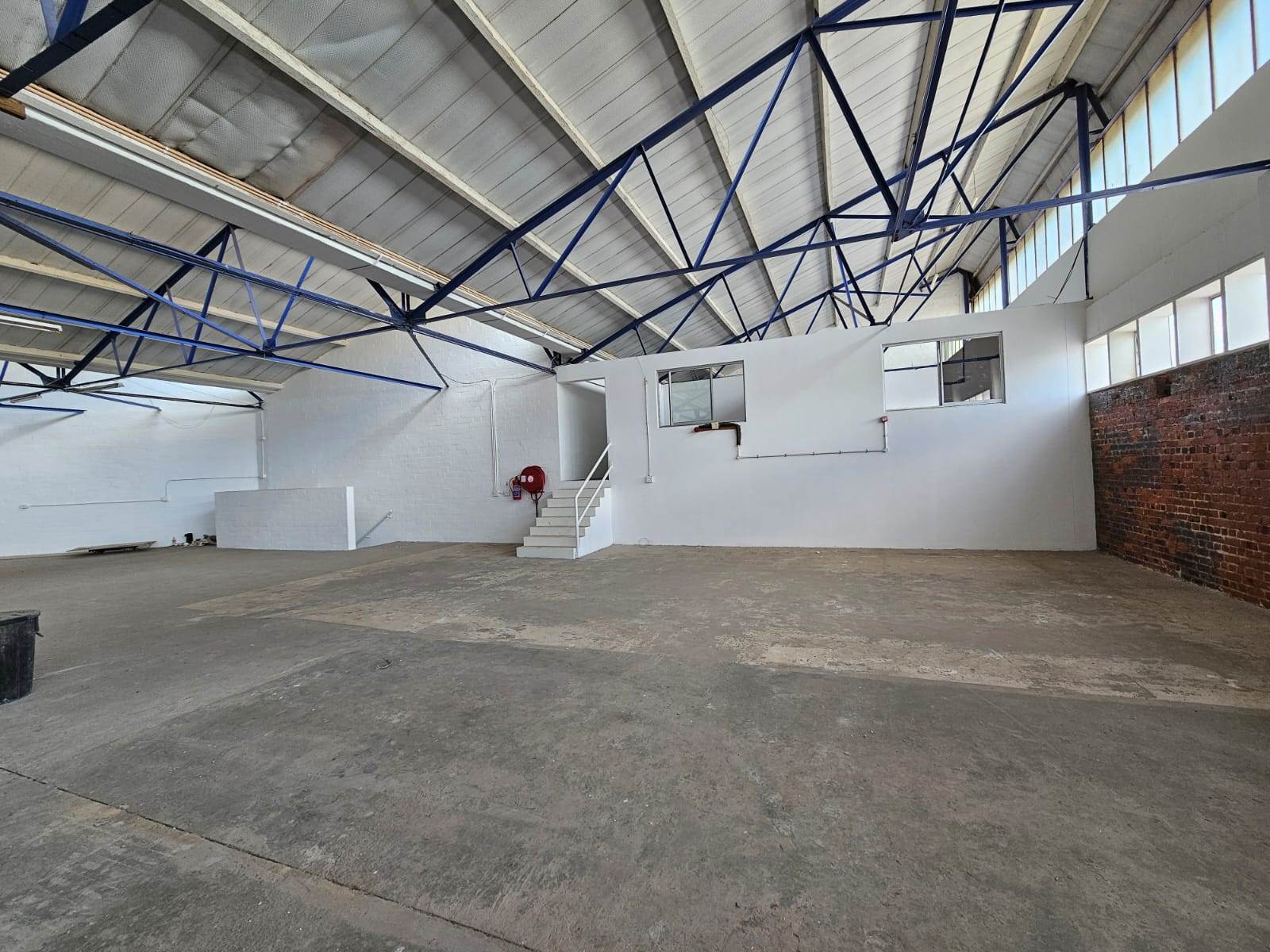 600  m² Industrial space in Paarden Eiland photo number 3