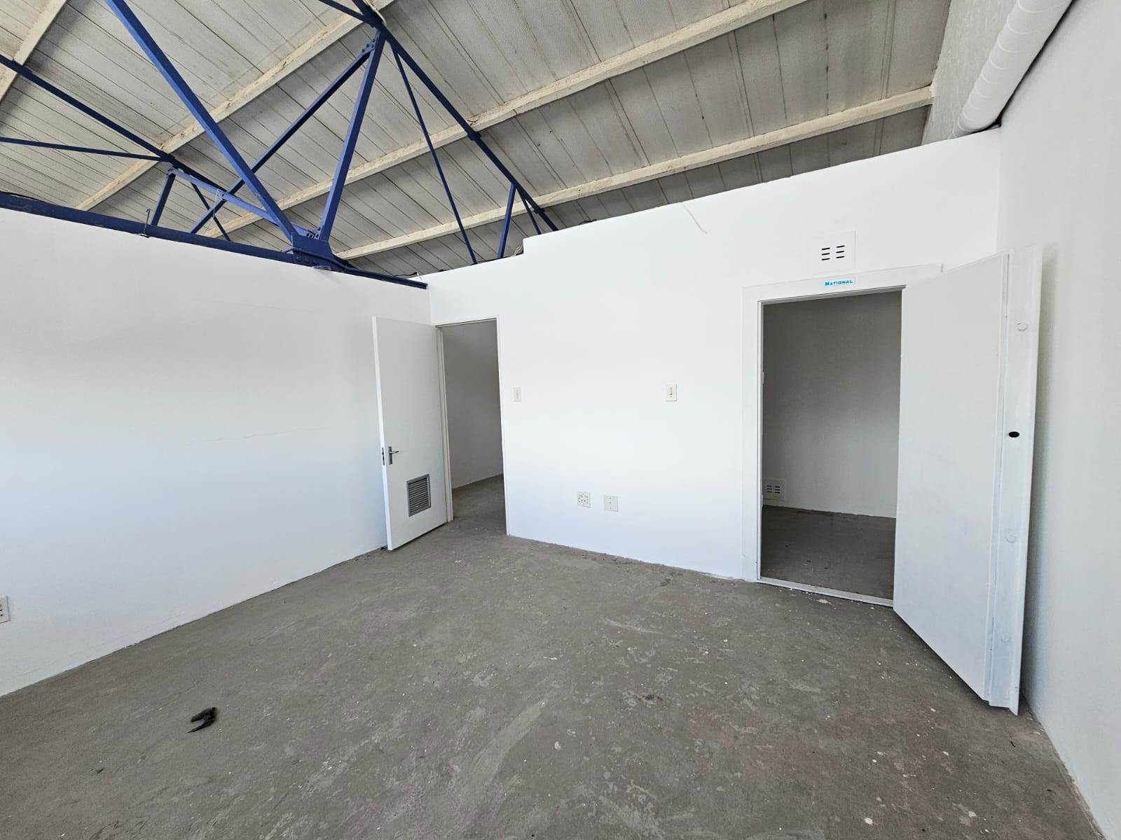 600  m² Industrial space in Paarden Eiland photo number 17
