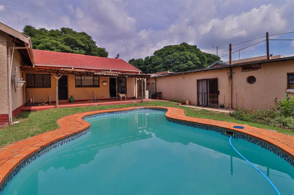 4 Bed House in Kempton Park Ext 3 photo number 23
