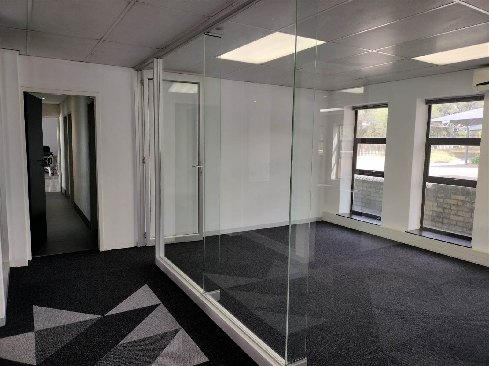 210  m² Commercial space in Sandown photo number 7