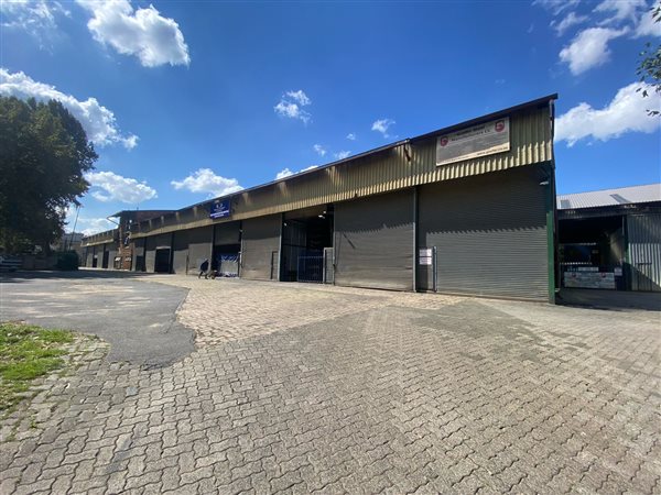 360 m² Industrial space 360 m² Industrial space