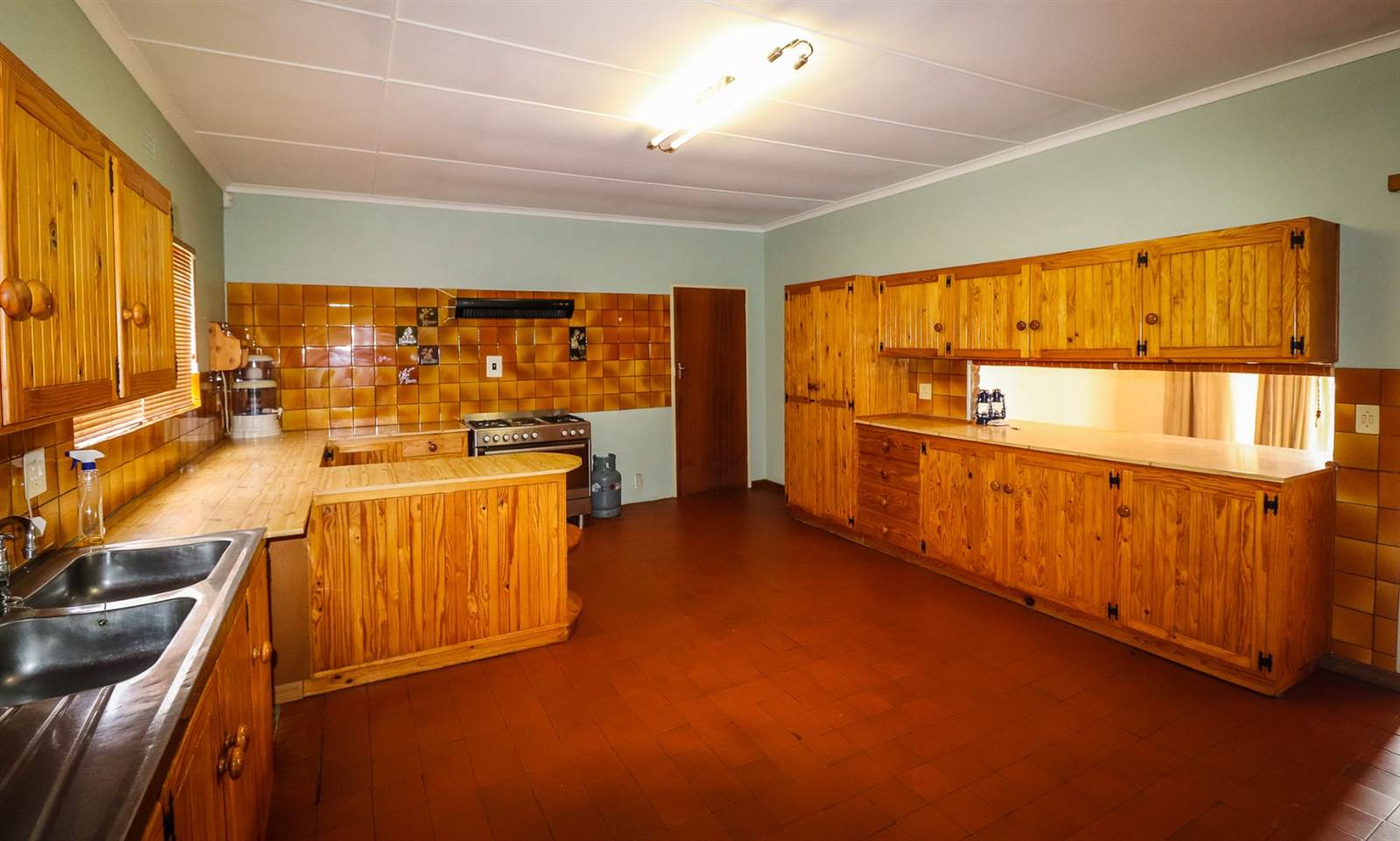 4 Bed House in Ladismith photo number 11