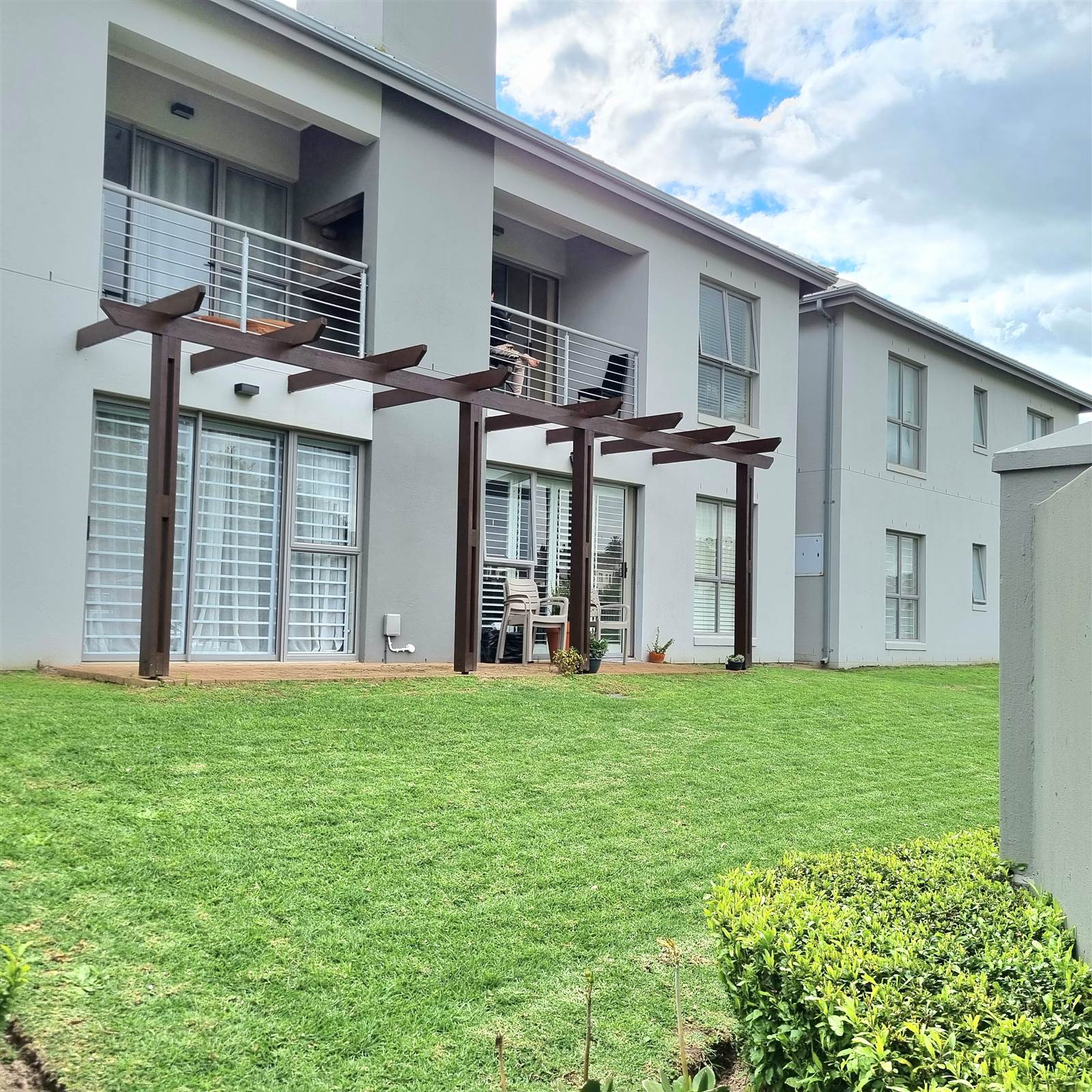 2 Bed Flat in Durbanville Central photo number 8