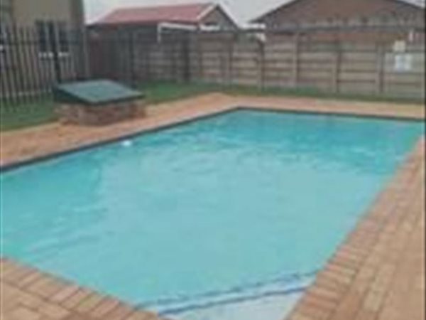 3 Bed Townhouse in Boksburg Central