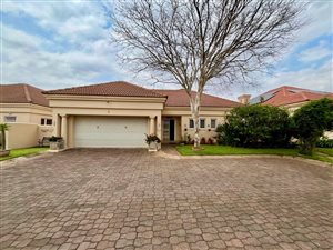 Townhouse in Protea Park