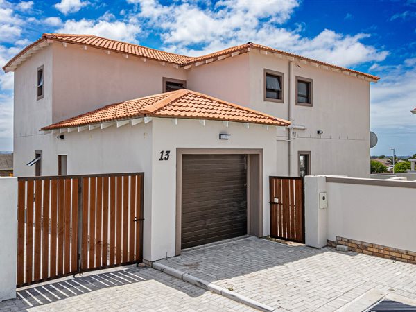 4 Bedroom House 4 Bedroom House