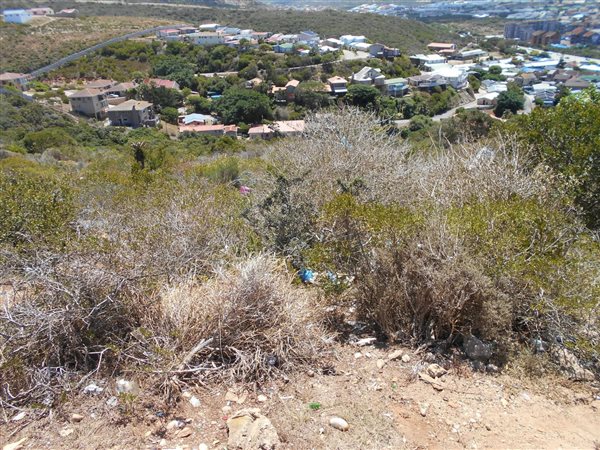 525 m² Land available in Mossel Bay