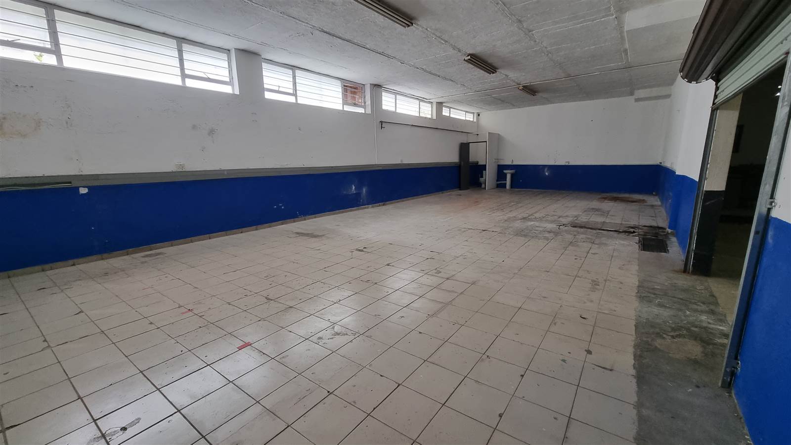 114.8  m² Commercial space in Manaba photo number 4