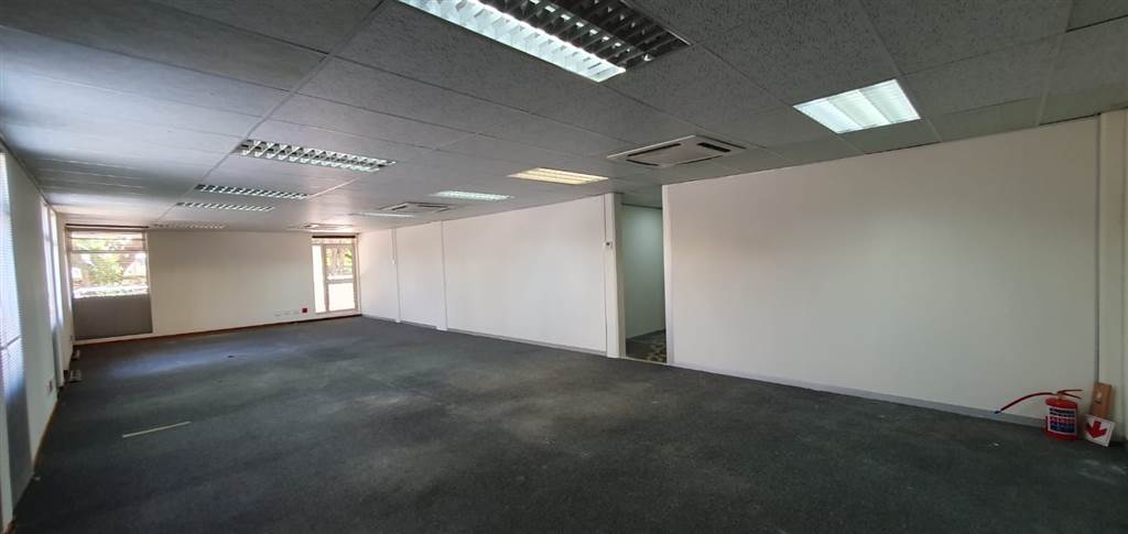 94  m² Commercial space in Lydiana photo number 10