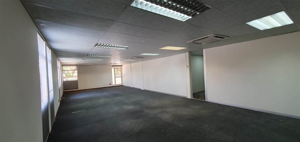 94  m² Commercial space in Lydiana photo number 14