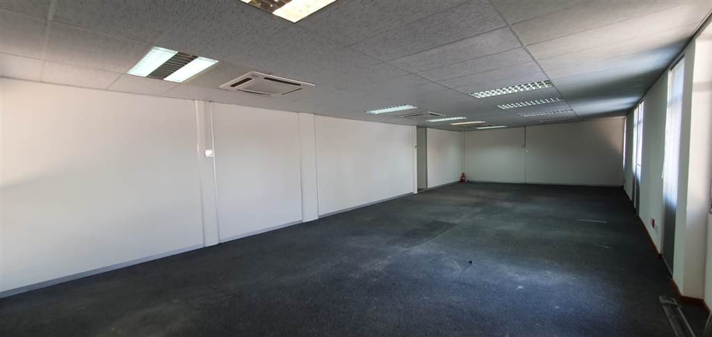 94  m² Commercial space in Lydiana photo number 15