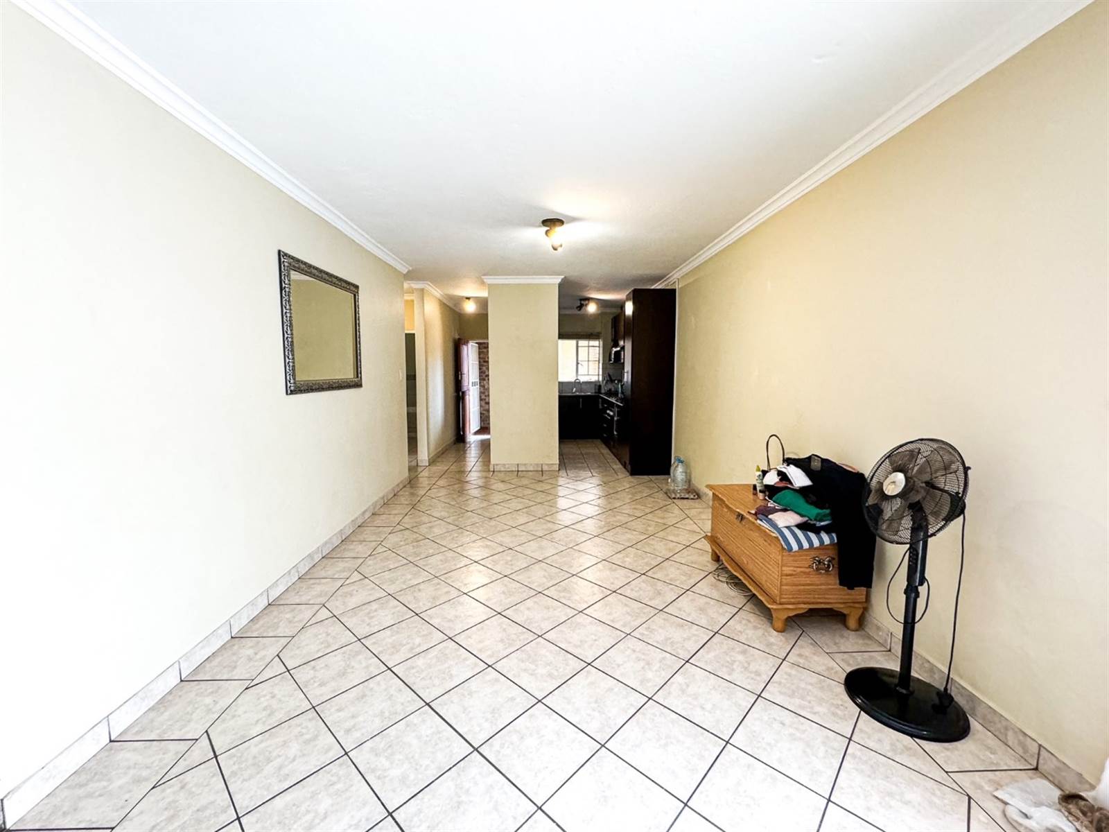 2 Bed Apartment in Rooihuiskraal photo number 12