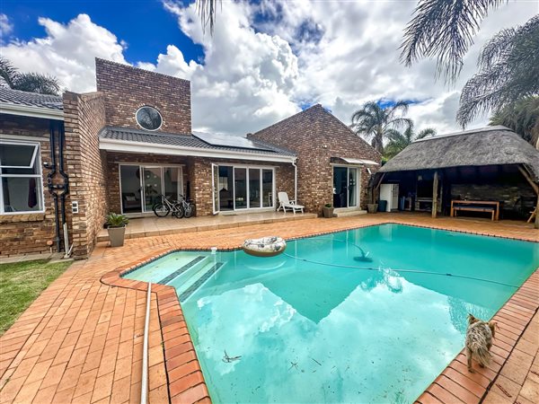 4 Bedroom House 4 Bedroom House