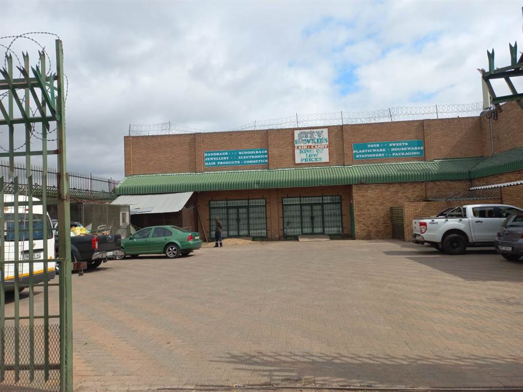 800  m² Commercial space in Polokwane Central photo number 3