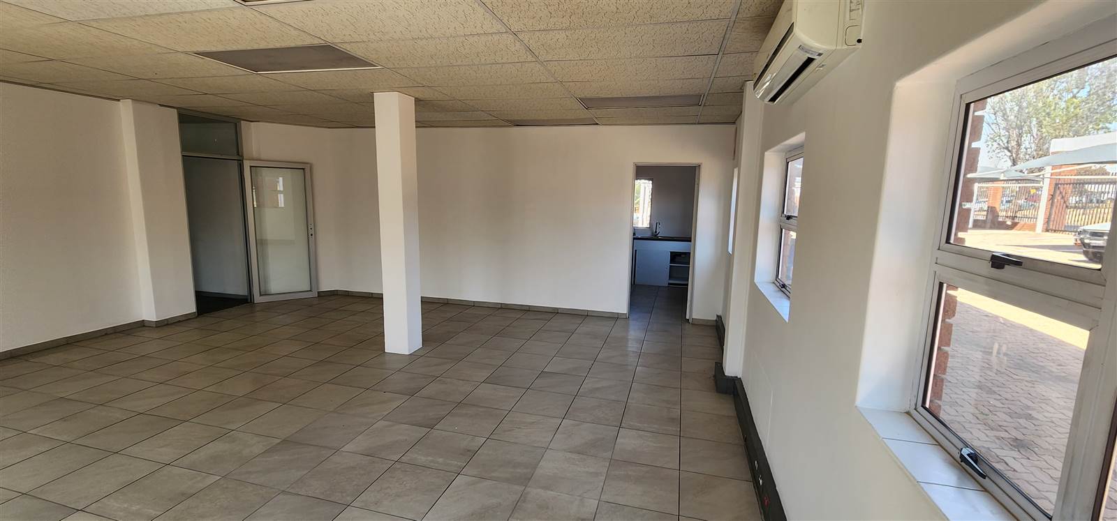 1805  m² Commercial space in Centurion CBD photo number 28