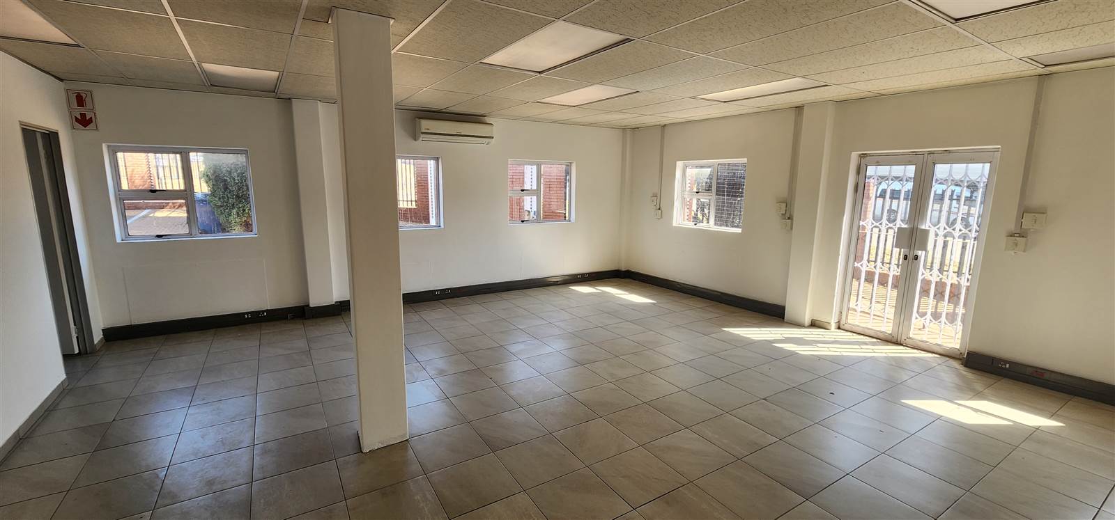 1805  m² Commercial space in Centurion CBD photo number 27