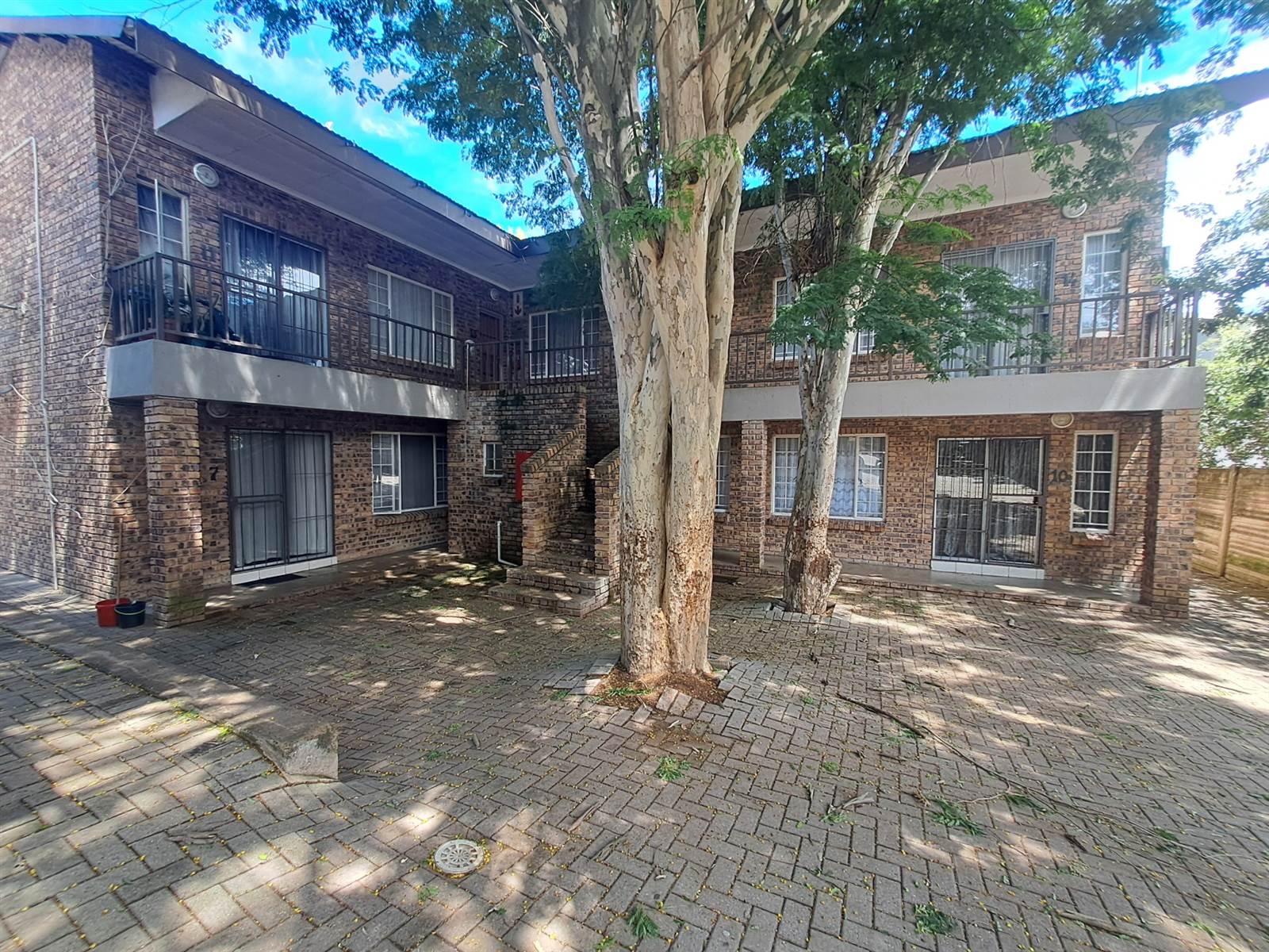 2 Bed Apartment in Nelspruit photo number 1