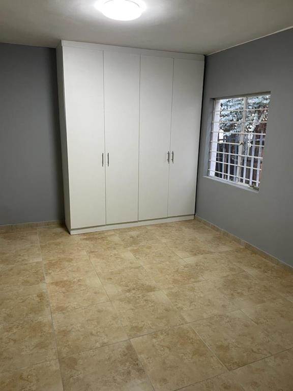 1 Bed Apartment in Bloubosrand photo number 4